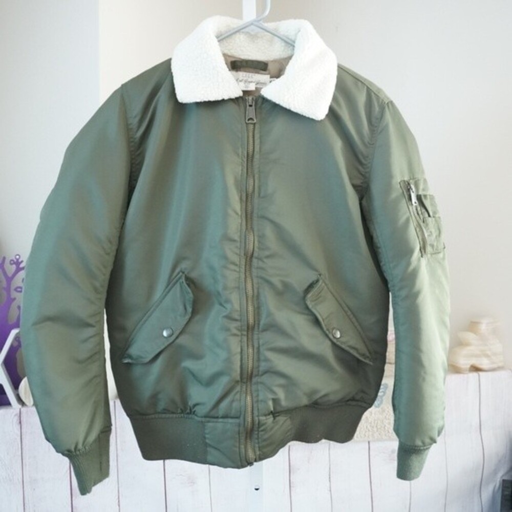 H&M sz XS L.O.G.G. Olive Green Puffer Jacket